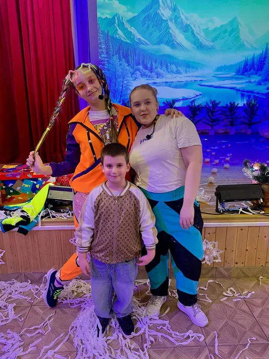 photo_5368478811428687806_w