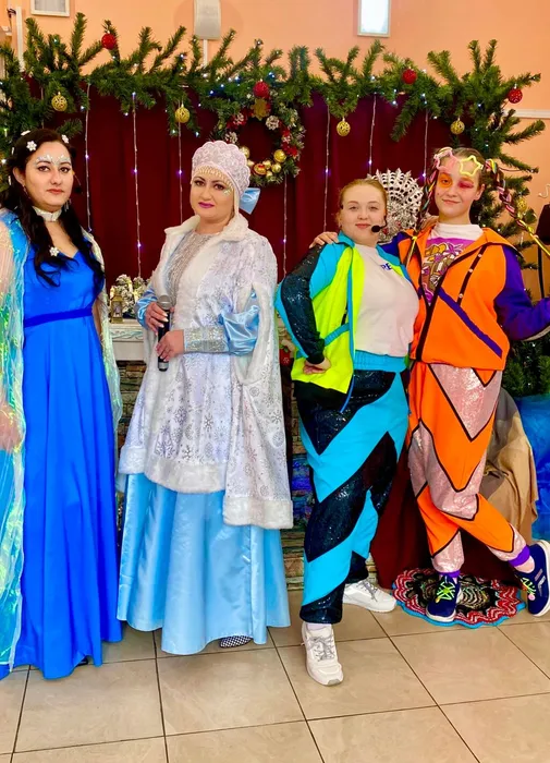 photo_5368478811428687868_w